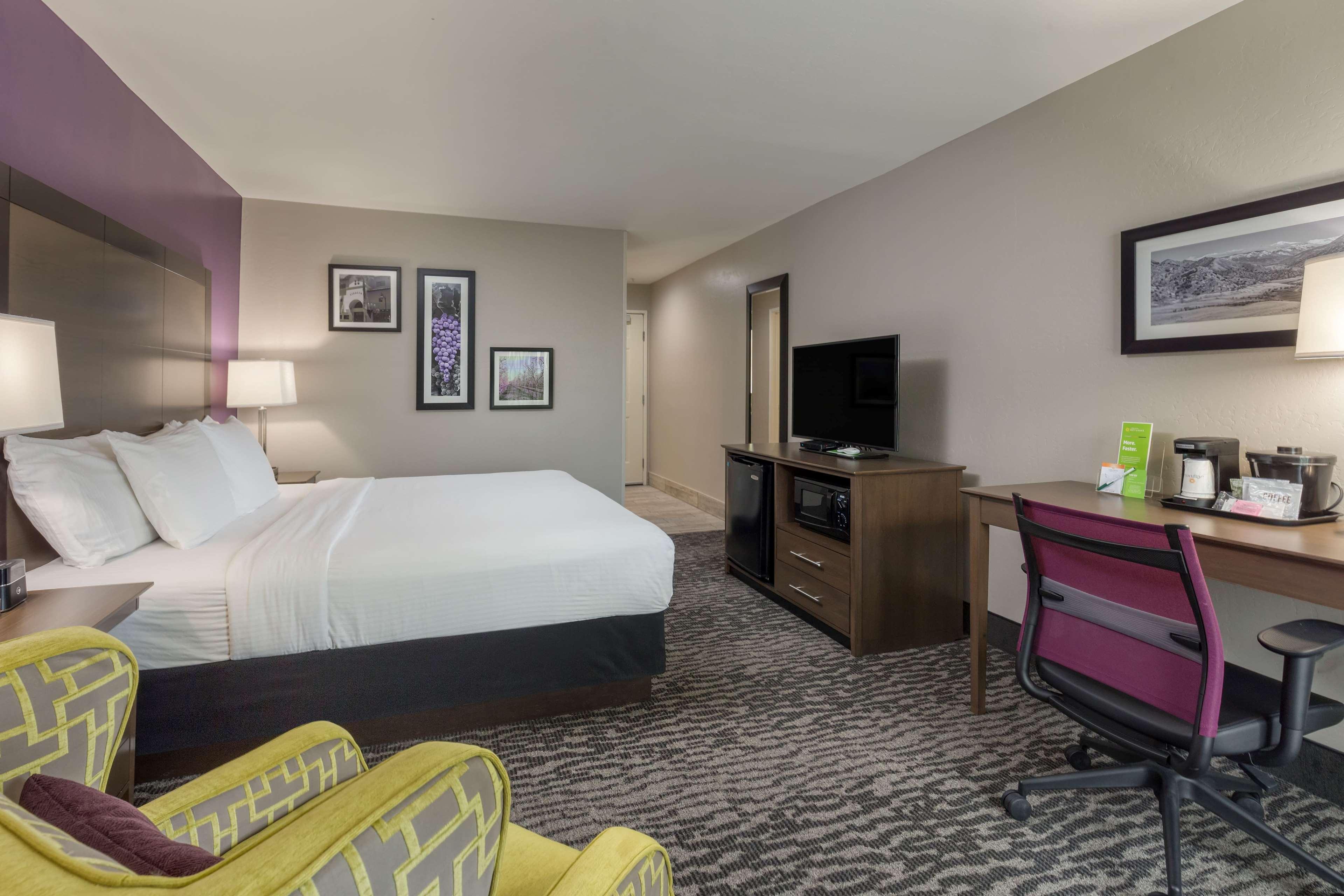 La Quinta By Wyndham Visalia/Sequoia Gateway Hotel Ngoại thất bức ảnh