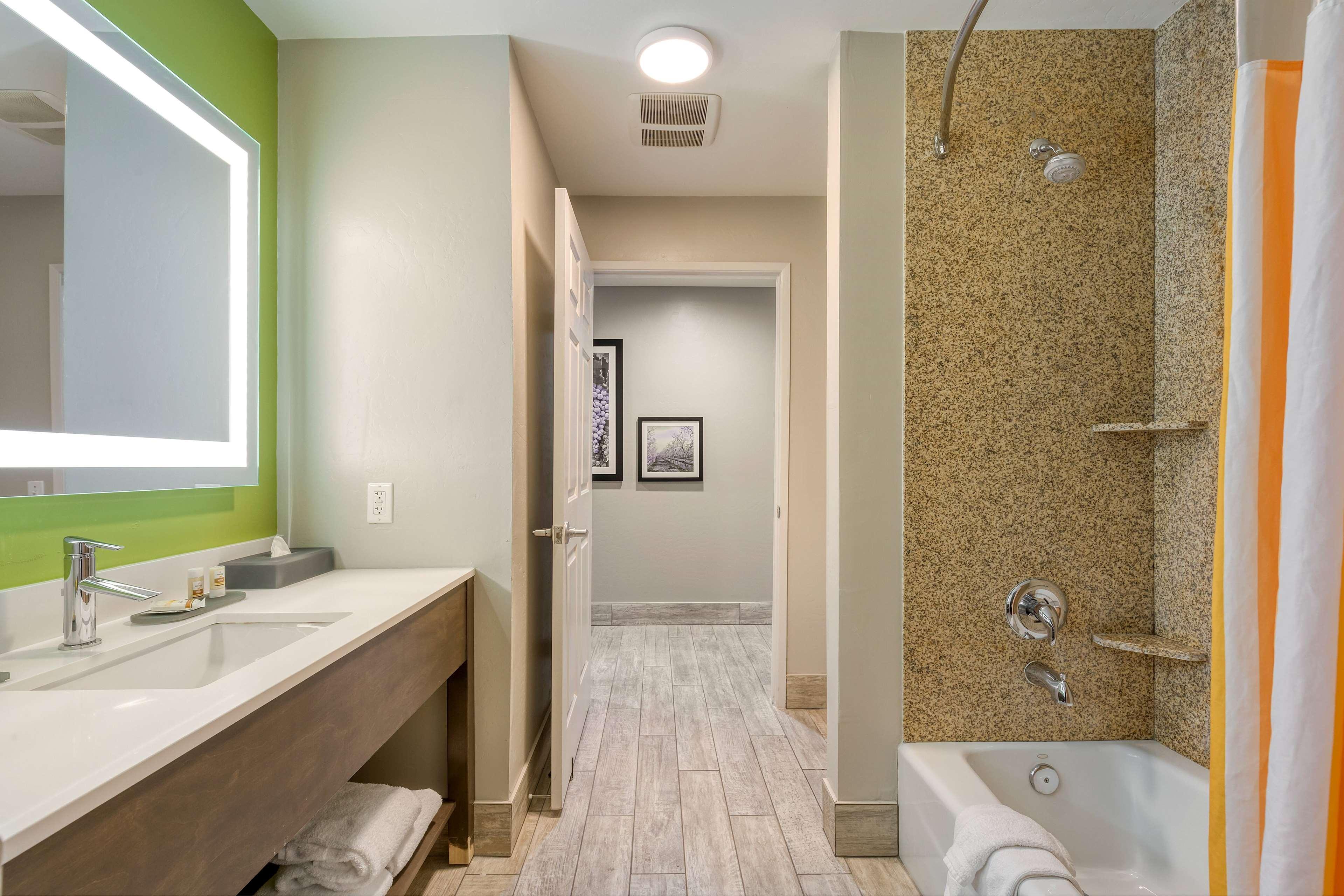 La Quinta By Wyndham Visalia/Sequoia Gateway Hotel Ngoại thất bức ảnh