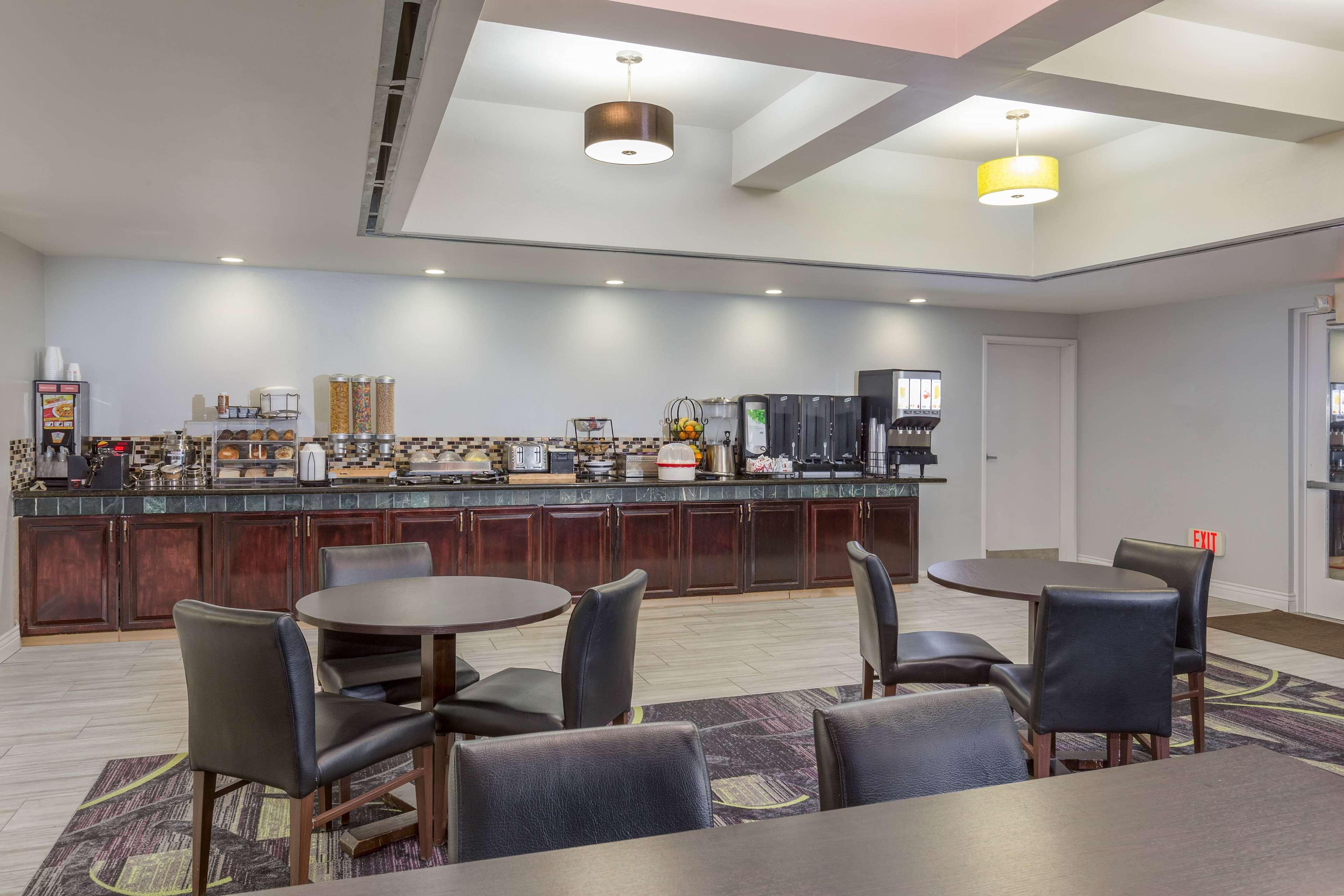 La Quinta By Wyndham Visalia/Sequoia Gateway Hotel Ngoại thất bức ảnh