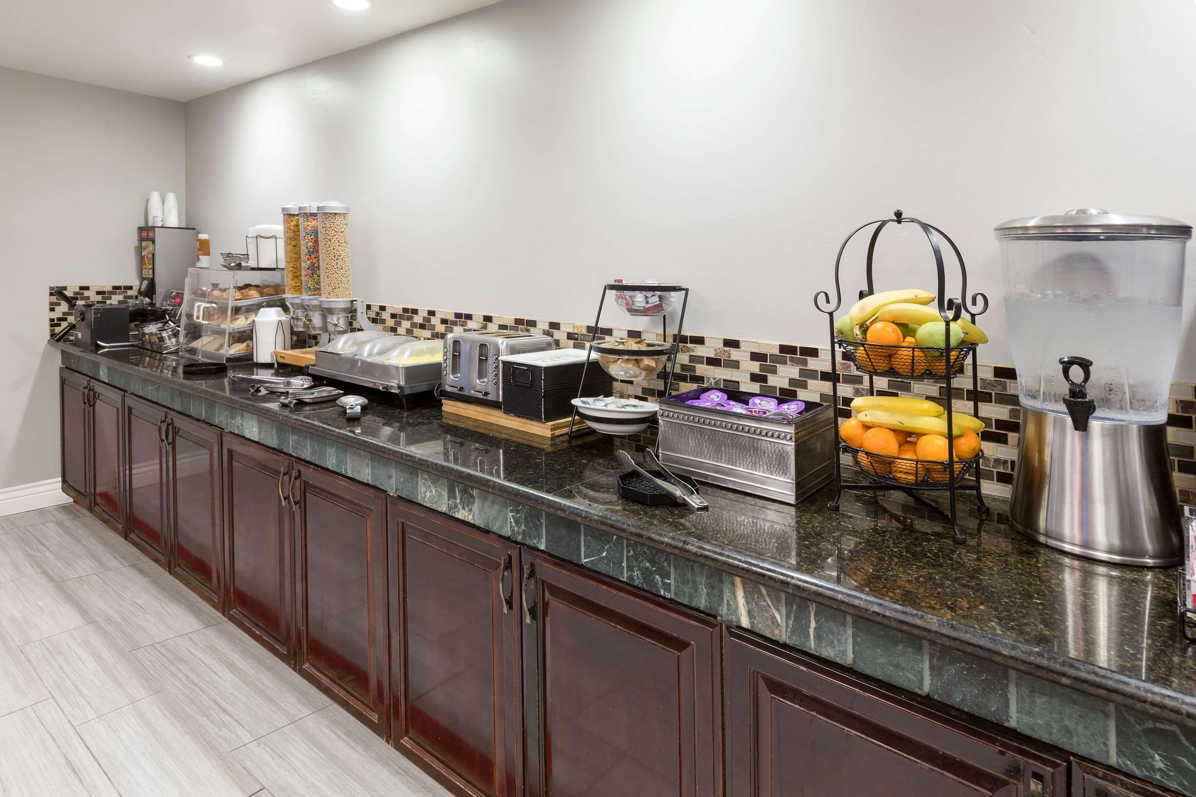 La Quinta By Wyndham Visalia/Sequoia Gateway Hotel Ngoại thất bức ảnh
