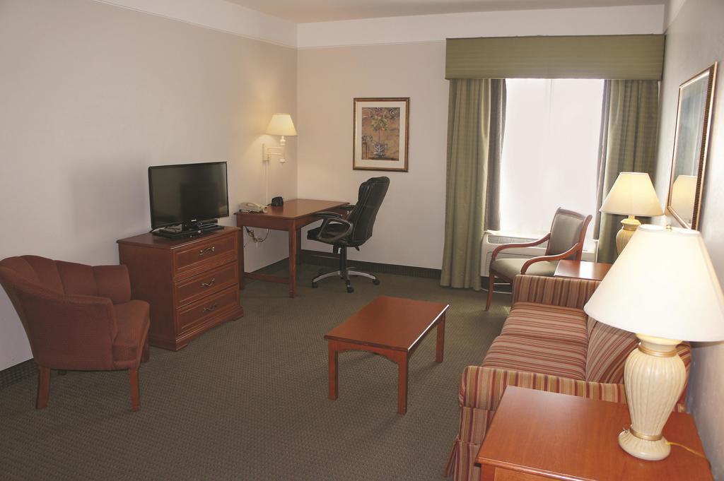 La Quinta By Wyndham Visalia/Sequoia Gateway Hotel Ngoại thất bức ảnh